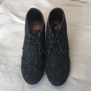 NWOT TOMS Black Wool Wedges
